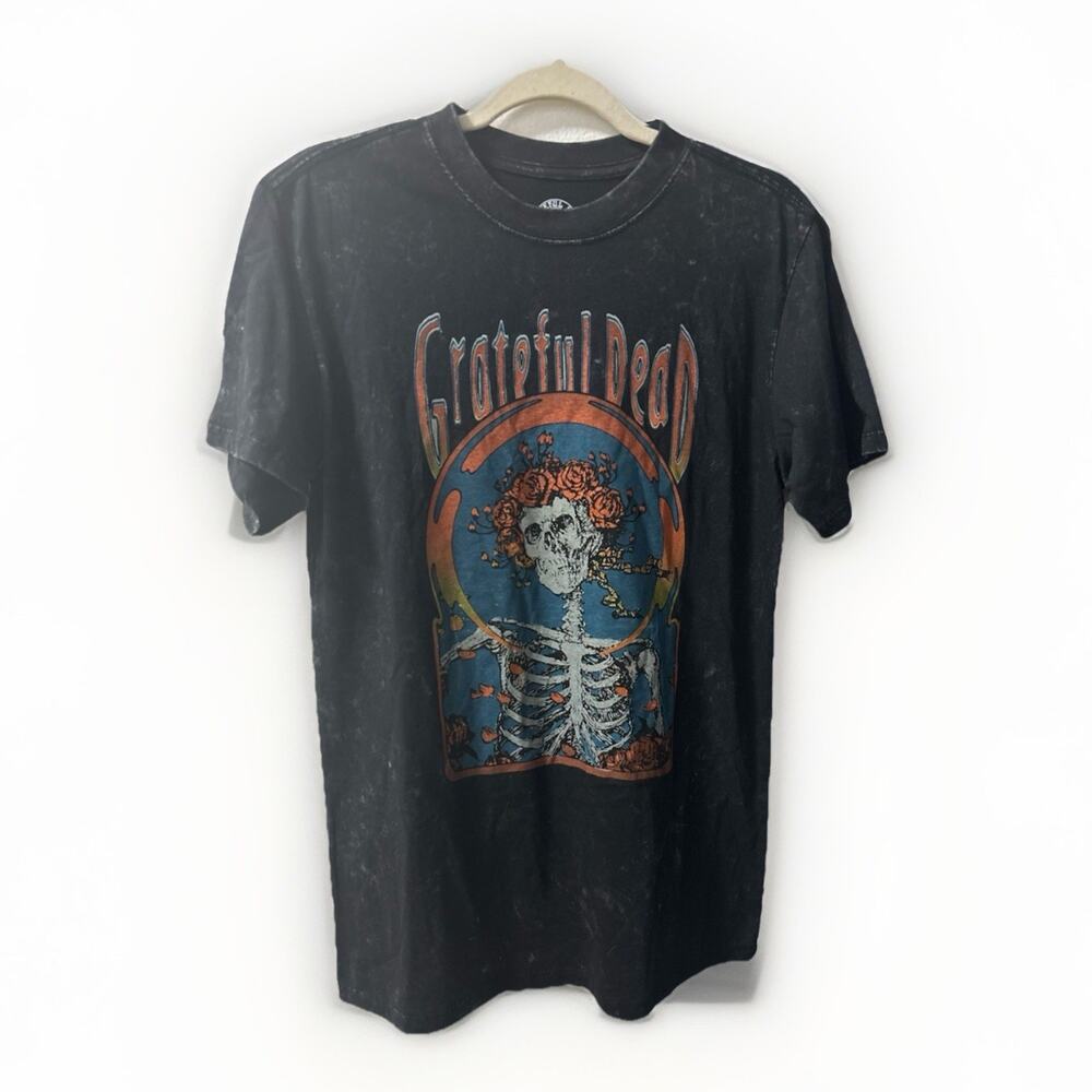 Grateful Dead Skeleton Roses Lightning Tee 28”L 40” W Distressed Lightweight XS